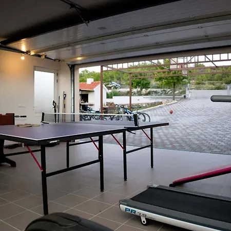 Villa Peaceful Escape With Mountain Views, Heated Pool And Modern Amenities In Radosic