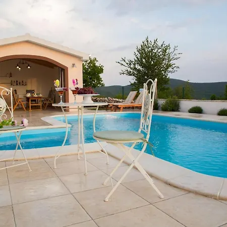 Peaceful Escape With Mountain Views, Heated Pool And Modern Amenities In Radosic *