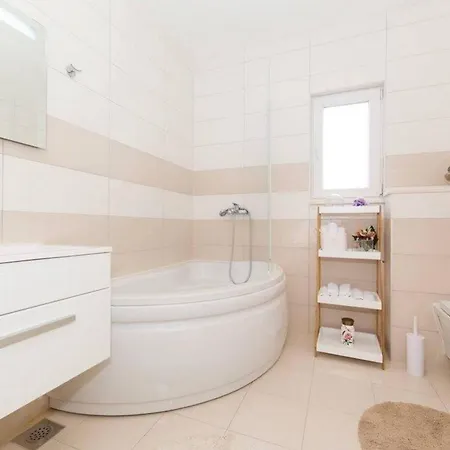 Peaceful Escape With Mountain Views, Heated Pool And Modern Amenities In Radosic