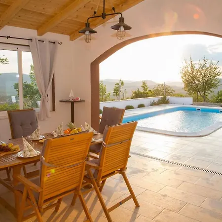Peaceful Escape With Mountain Views, Heated Pool And Modern Amenities In Radosic * Lecevica